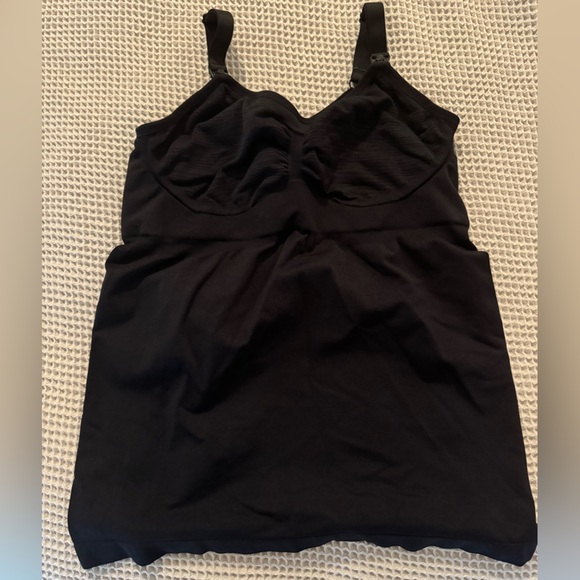 Kindred Bravely Hands Free Nursing Pumping Tank - Picture 3 of 9